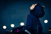 2022-07-02 - Kelly Lee Owens från Roskildefestivalen, Roskilde