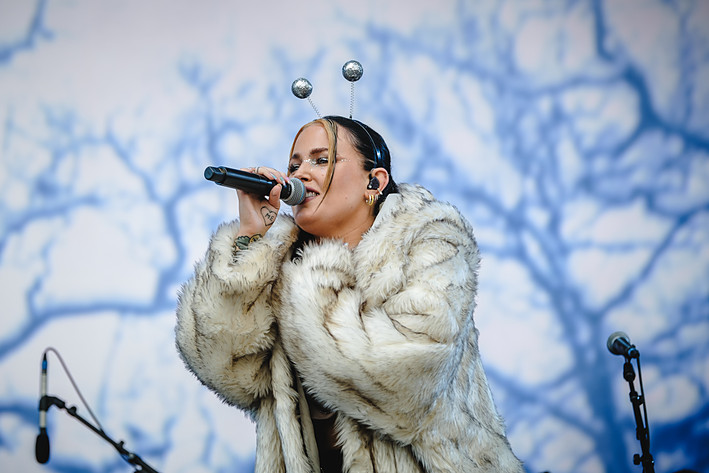2022-07-03 - Miriam Bryant från Lollapalooza, Stockholm