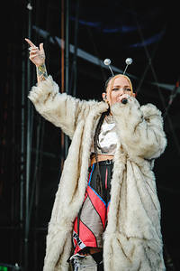 2022-07-03 - Miriam Bryant från Lollapalooza, Stockholm