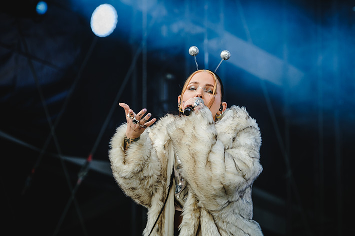 2022-07-03 - Miriam Bryant från Lollapalooza, Stockholm