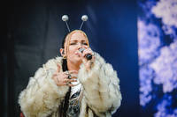 2022-07-03 - Miriam Bryant från Lollapalooza, Stockholm