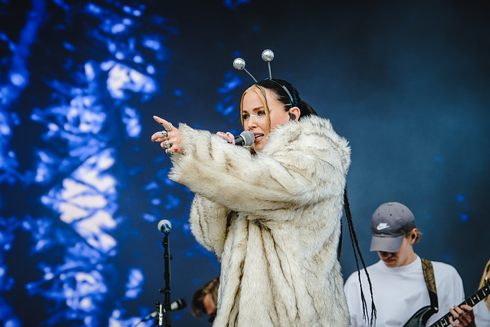 2022-07-03 - Miriam Bryant från Lollapalooza, Stockholm