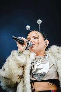 2022-07-03 - Miriam Bryant från Lollapalooza, Stockholm