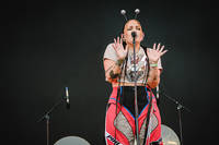 2022-07-03 - Miriam Bryant från Lollapalooza, Stockholm