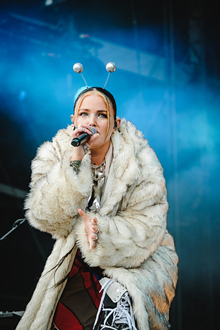 2022-07-03 - Miriam Bryant från Lollapalooza, Stockholm