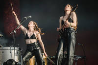 2022-07-03 - Haim från Lollapalooza, Stockholm