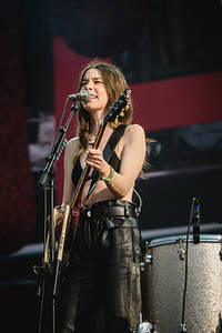 2022-07-03 - Haim från Lollapalooza, Stockholm