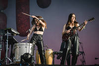 2022-07-03 - Haim från Lollapalooza, Stockholm