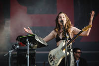 2022-07-03 - Haim från Lollapalooza, Stockholm