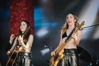 2022-07-03 - Haim från Lollapalooza, Stockholm