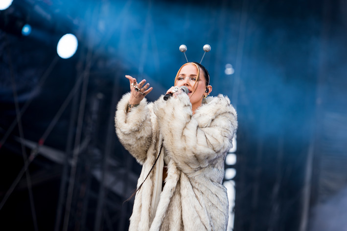 2022-07-03 - Miriam Bryant från Lollapalooza, Stockholm