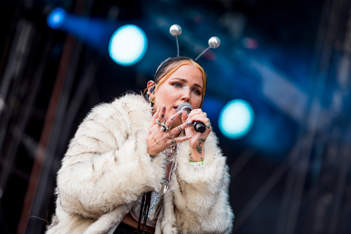 2022-07-03 - Miriam Bryant från Lollapalooza, Stockholm