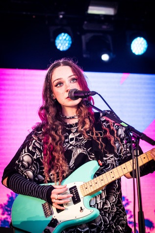 2022-08-12 - Holly Humberstone från Way Out West, Göteborg