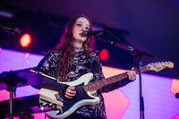 2022-08-12 - Holly Humberstone från Way Out West, Göteborg