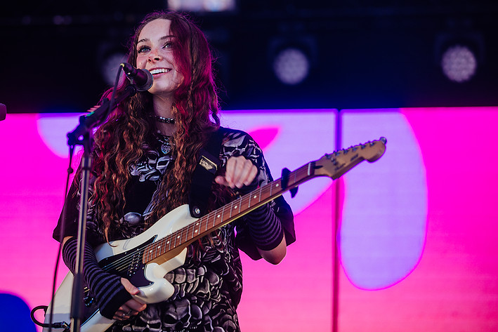 2022-08-12 - Holly Humberstone från Way Out West, Göteborg
