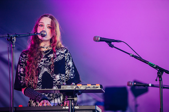 2022-08-12 - Holly Humberstone från Way Out West, Göteborg