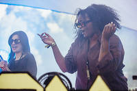 2022-08-13 - Assia & Mid från Way Out West, Göteborg