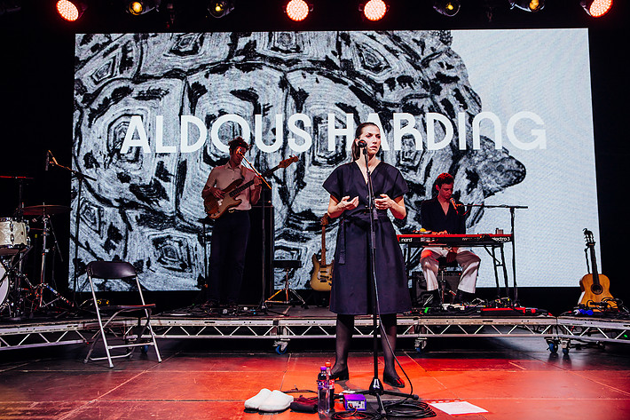 2022-08-13 - Aldous Harding från Way Out West, Göteborg
