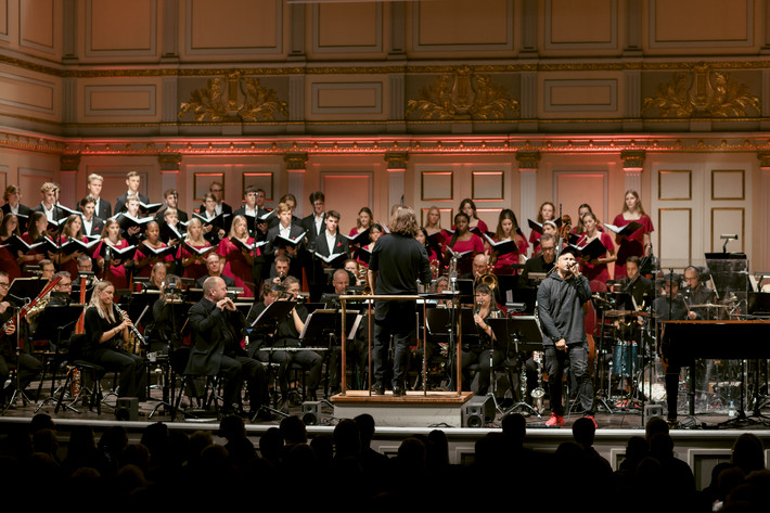 2022-11-12 - Erik Lundin & Blåsarsymfonikerna från Musikaliska, Stockholm