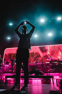 2022-11-27 - Bastille från Halle 622, Zürich