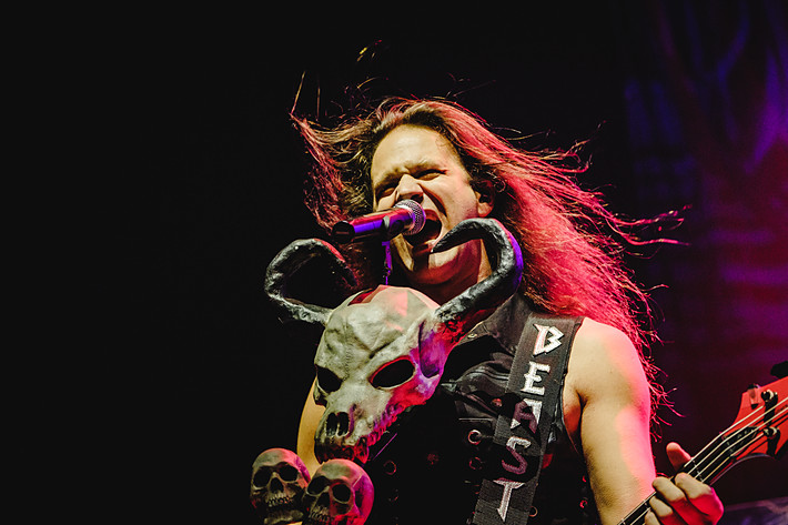 2022-12-16 - Beast In Black från Hallenstadion, Zürich