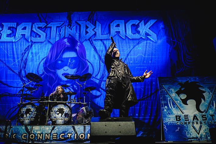 2022-12-16 - Beast In Black från Hallenstadion, Zürich
