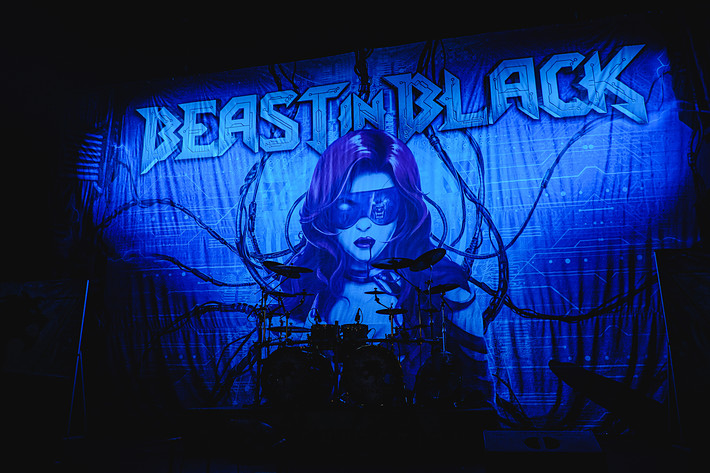 2022-12-16 - Beast In Black från Hallenstadion, Zürich