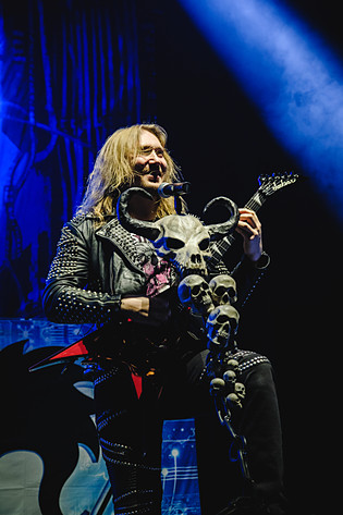 2022-12-16 - Beast In Black från Hallenstadion, Zürich