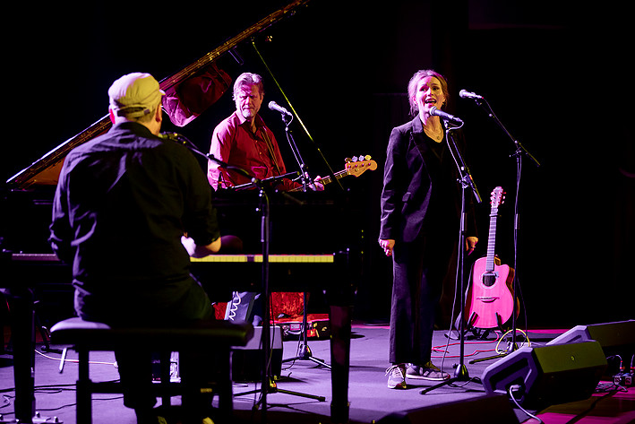 2023-05-07 - James Yorkston & Nina Persson från Konserthuset, Göteborg