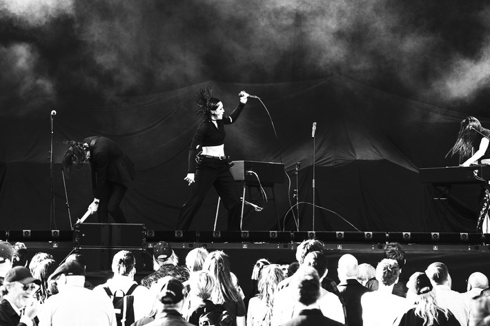 2023-06-09 - Jehnny Beth från Rosendal Garden Party, Stockholm