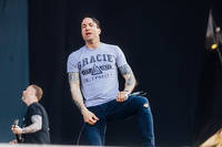 2023-06-09 - Raised Fist från Sweden Rock Festival, Sölvesborg