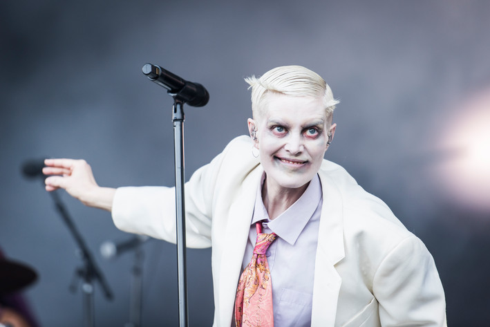 2023-06-10 - Fever Ray från Rosendal Garden Party, Stockholm