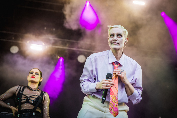 2023-06-10 - Fever Ray från Rosendal Garden Party, Stockholm