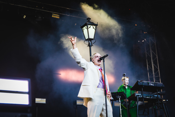 2023-06-10 - Fever Ray från Rosendal Garden Party, Stockholm