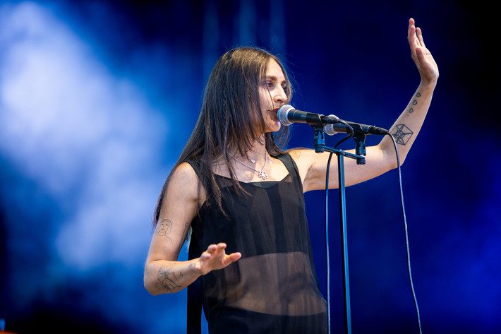 2023-06-11 - Nicole Sabouné från Rosendal Garden Party, Stockholm