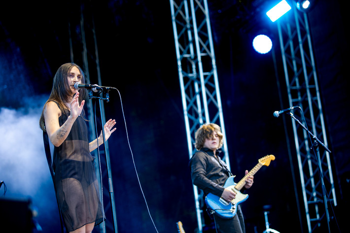 2023-06-11 - Nicole Sabouné från Rosendal Garden Party, Stockholm