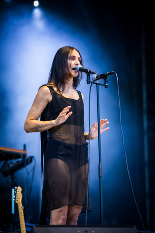 2023-06-11 - Nicole Sabouné från Rosendal Garden Party, Stockholm