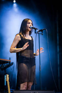 2023-06-11 - Nicole Sabouné från Rosendal Garden Party, Stockholm