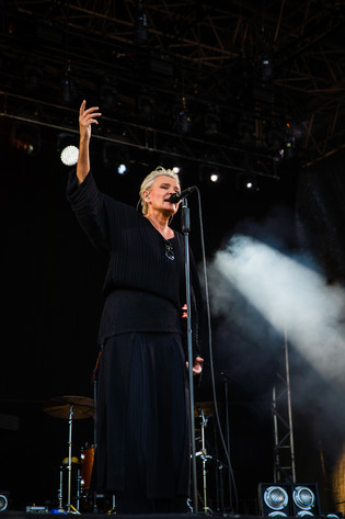 2023-06-11 - Eva Dahlgren från Rosendal Garden Party, Stockholm
