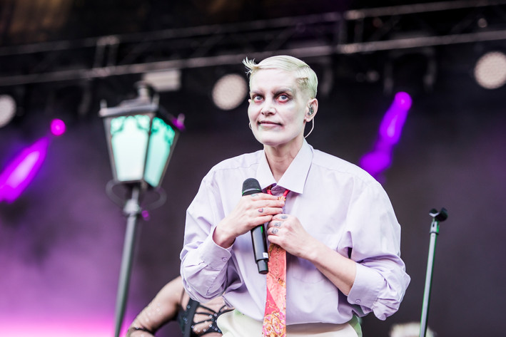 2023-06-10 - Fever Ray från Rosendal Garden Party, Stockholm