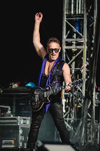 2023-06-27 - Def Leppard från Stockhorn Arena, Thun