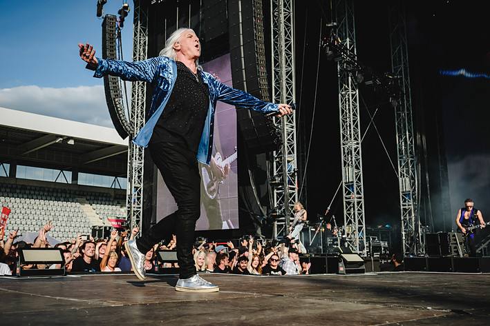 2023-06-27 - Def Leppard från Stockhorn Arena, Thun