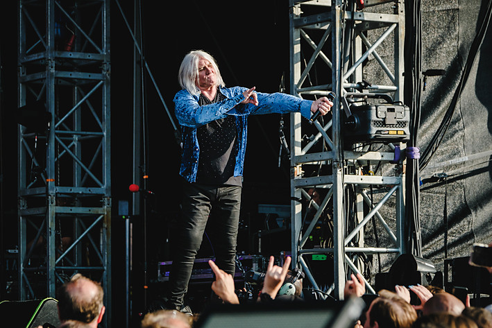 2023-06-27 - Def Leppard från Stockhorn Arena, Thun