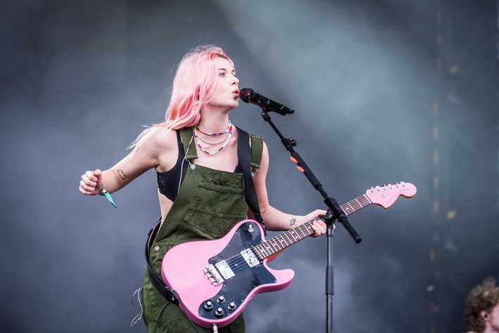 2023-06-29 - Baby Queen från Lollapalooza, Stockholm