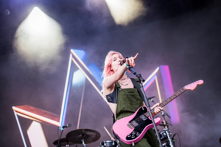 2023-06-29 - Baby Queen från Lollapalooza, Stockholm