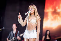 2023-06-29 - Sabrina Carpenter från Lollapalooza, Stockholm