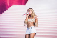 2023-06-29 - Sabrina Carpenter från Lollapalooza, Stockholm