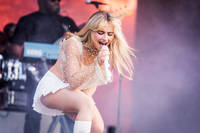 2023-06-29 - Sabrina Carpenter från Lollapalooza, Stockholm