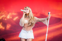 2023-06-29 - Sabrina Carpenter från Lollapalooza, Stockholm