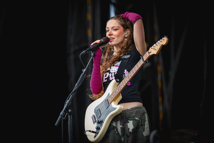 2023-06-30 - Holly Humberstone från Lollapalooza, Stockholm